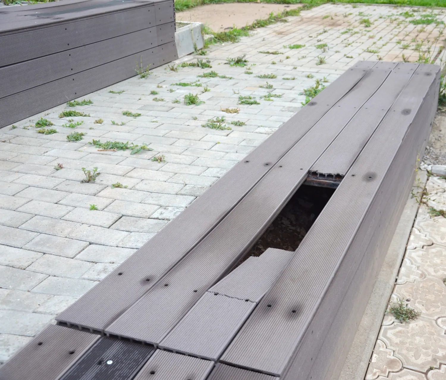 Некуда девать силы, поэтому лучше что-то сломать?