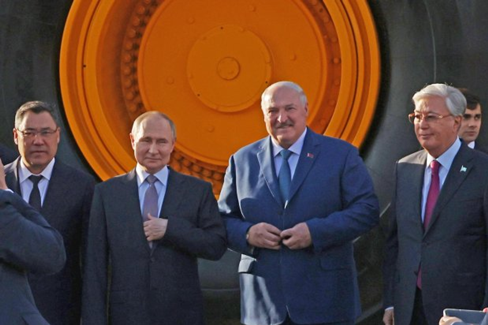 О чем говорил Путин на заседании Евразийского экономического форума