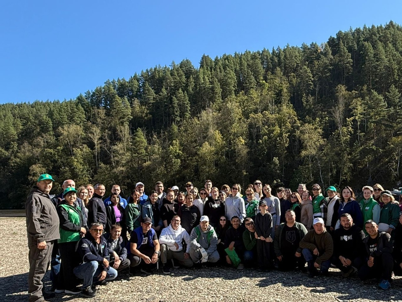 В Башкирии экоактивисты провели  субботник на берегу реки Агидель