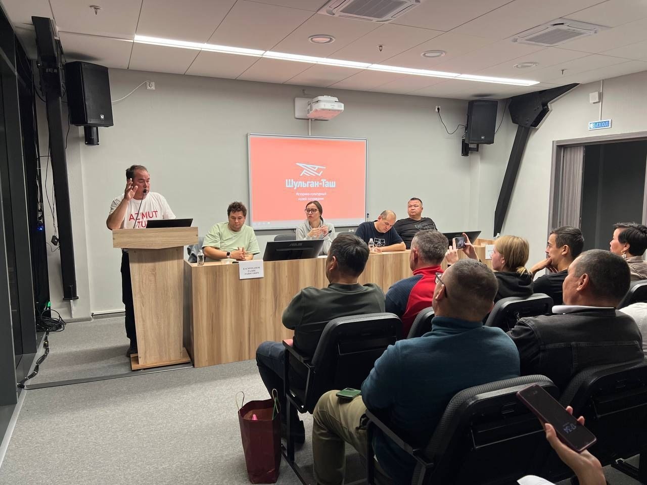 В Башкирии экоактивисты провели  субботник на берегу реки Агидель