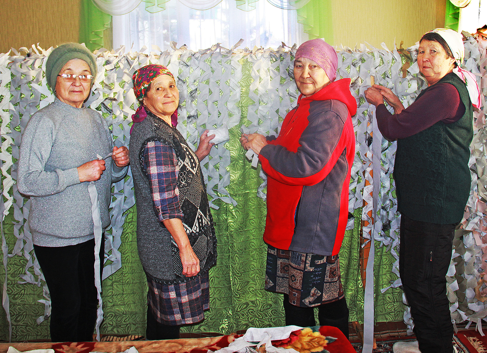 «Они плетут мир»