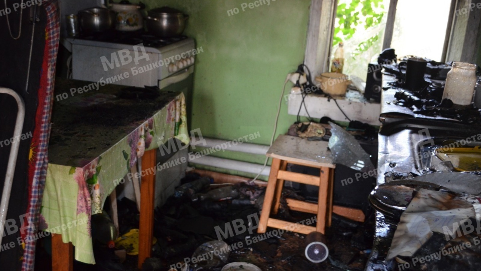 «Я вас всех убью!»: В Башкортостане мужчина чуть не сжег сожительницу и ее двоих детей