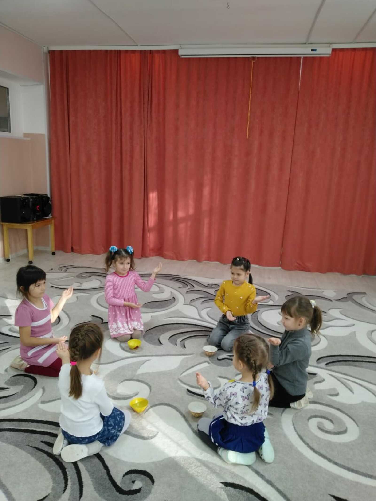 В детском саду «Колокольчик» с. Фёдоровка идёт подготовка к празднику День Республики