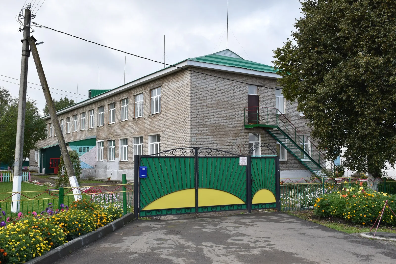 В Кигинском районе продолжается капитальный ремонт детского сада