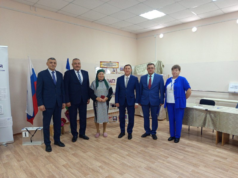 В Бала-Четырмане состоялось открытие именного избирательного участка