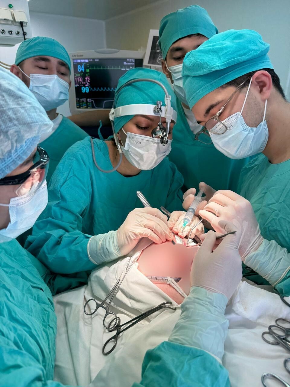 Ученые Межвузовского кампуса вместе с уфимскими врачами помогли бойцу СВО