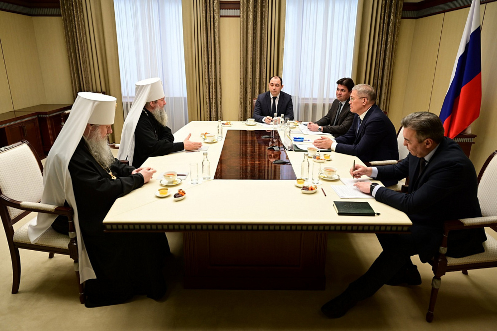 Радий Хабиров встретился с митрополитом Екатеринбургским и Верхотурским Евгением