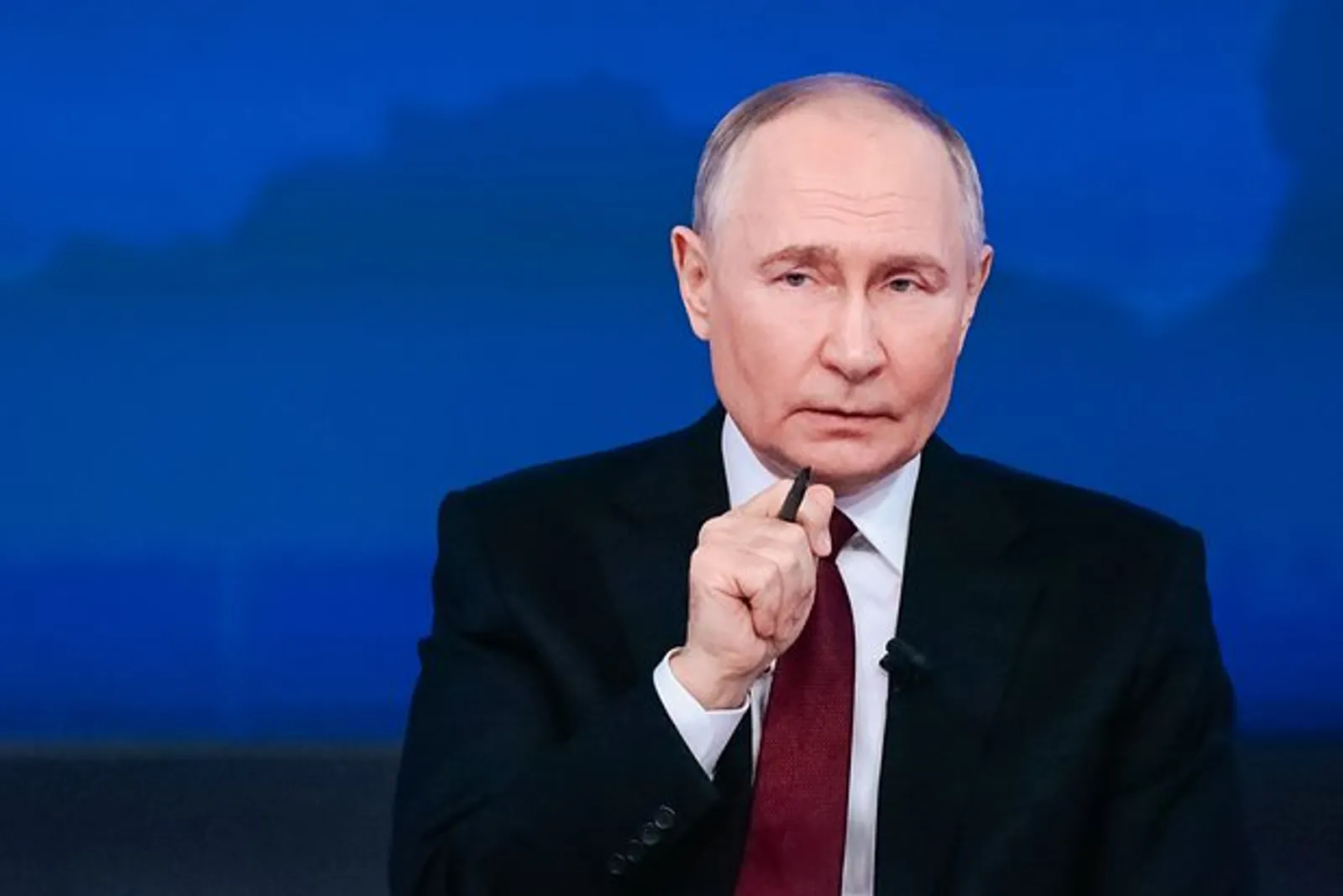 Путин выступил перед журналистами в Кремле