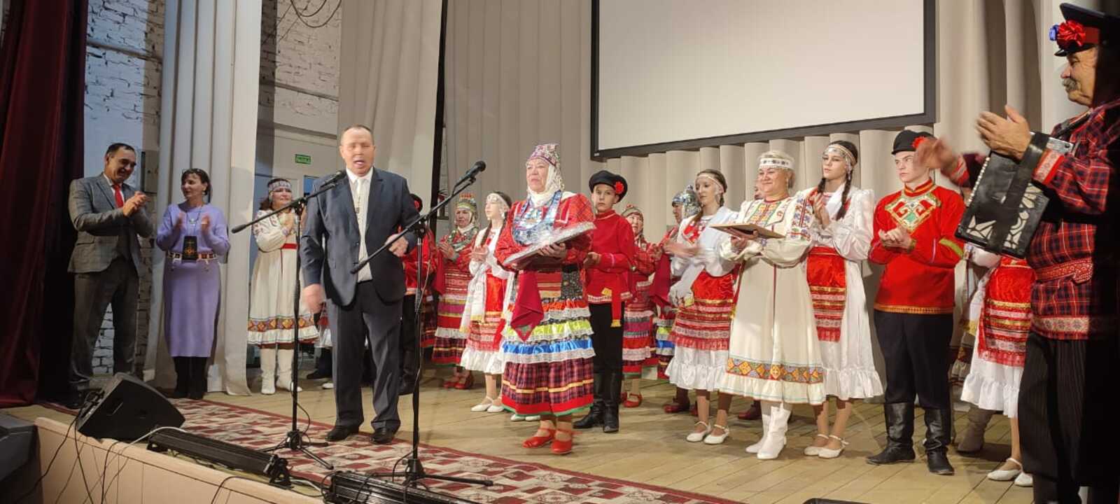 Выступили с концертом  в поддержку наших солдат, находящихся в зоне СВО