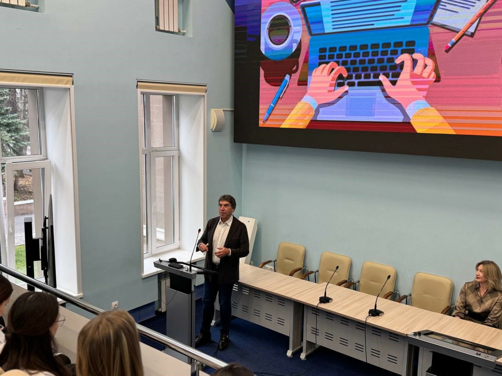 Резидента Межвузовского кампуса Уфы посетил с лекциями ученый с мировым именем