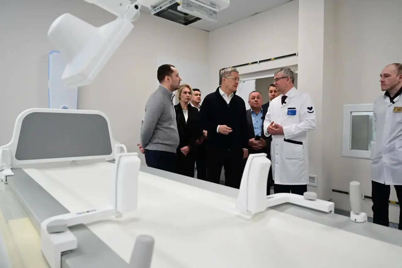 Глава Башкирии Радий Хабиров открыл в Янауле новую детскую поликлинику
