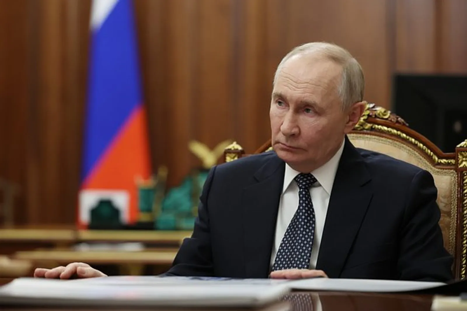 Путин подписал закон о праве россиян на дополнительный отпуск при трех условиях