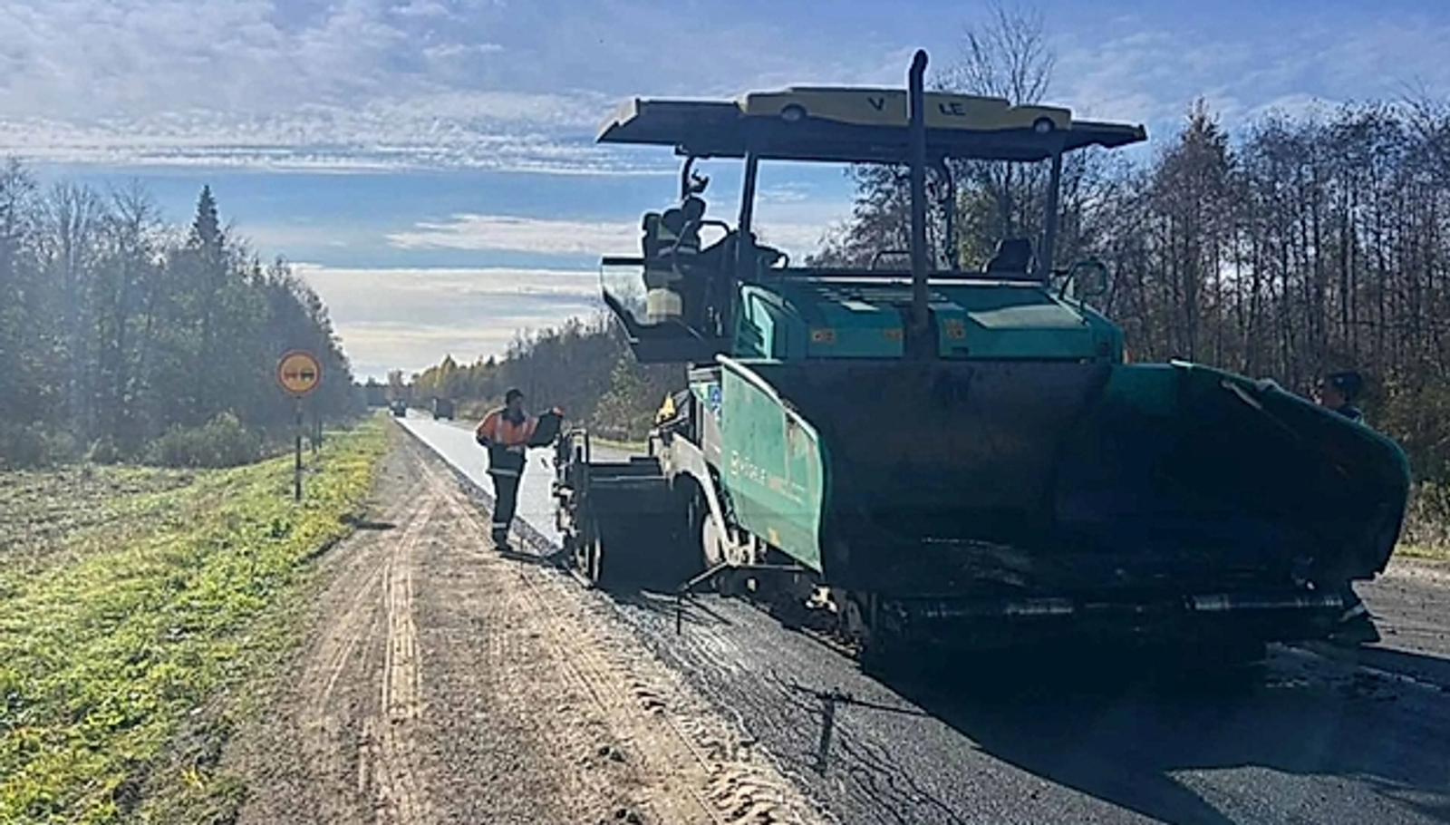 В Башкирии на участке трассы Бураево — Куеда начали укладывать асфальт