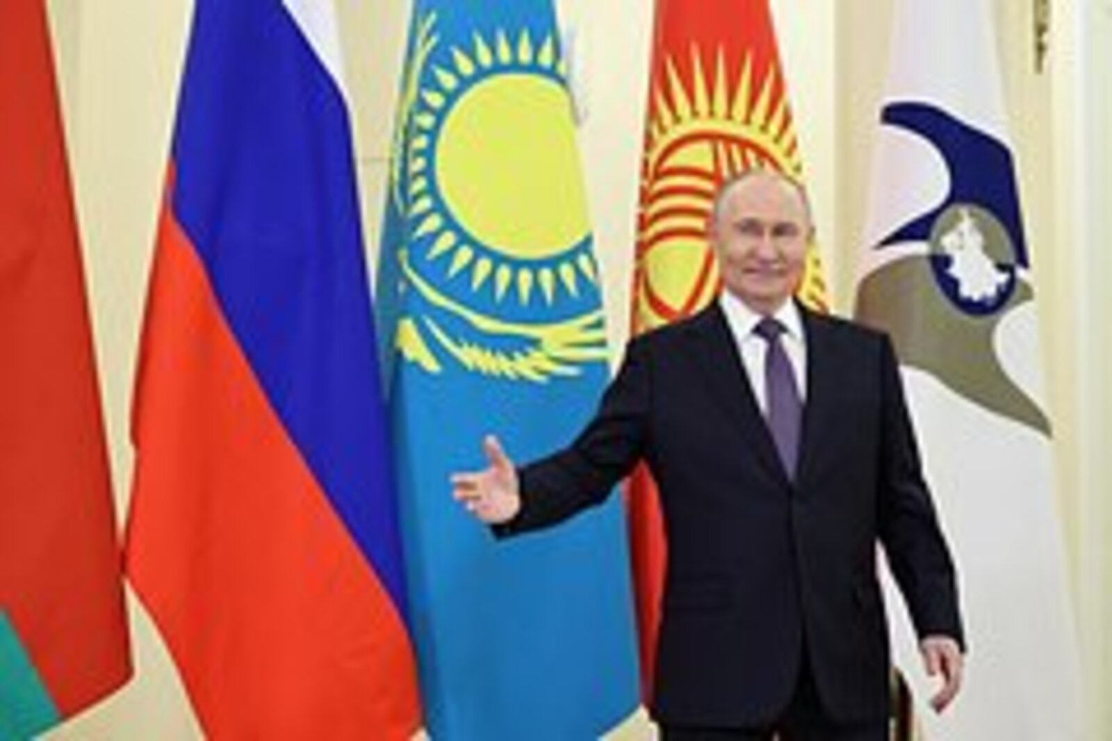 Путин назвал ЕАЭС центром многополярного мира