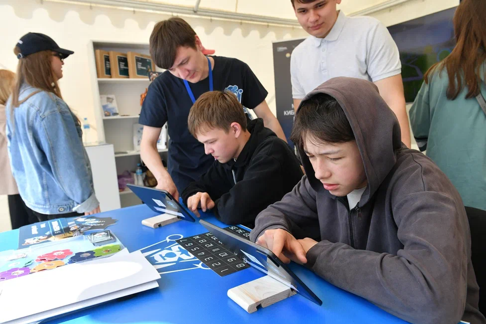 Нашествие роботов замечено на фестивале «Айда играть»