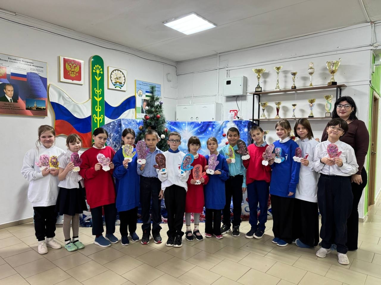 В Илишевском районе прошел мастер-класс по созданию "Волшебных варежек"