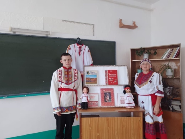 Сегодня - День национального костюма