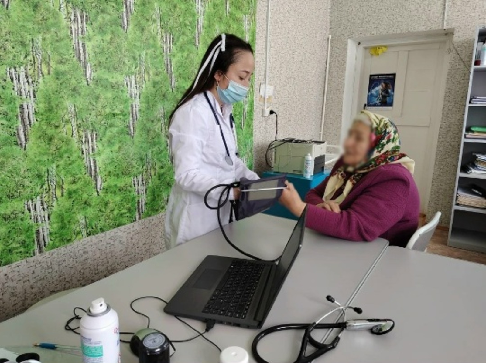 Более 120 жителей села Исимово прошли осмотр у узких специалистов