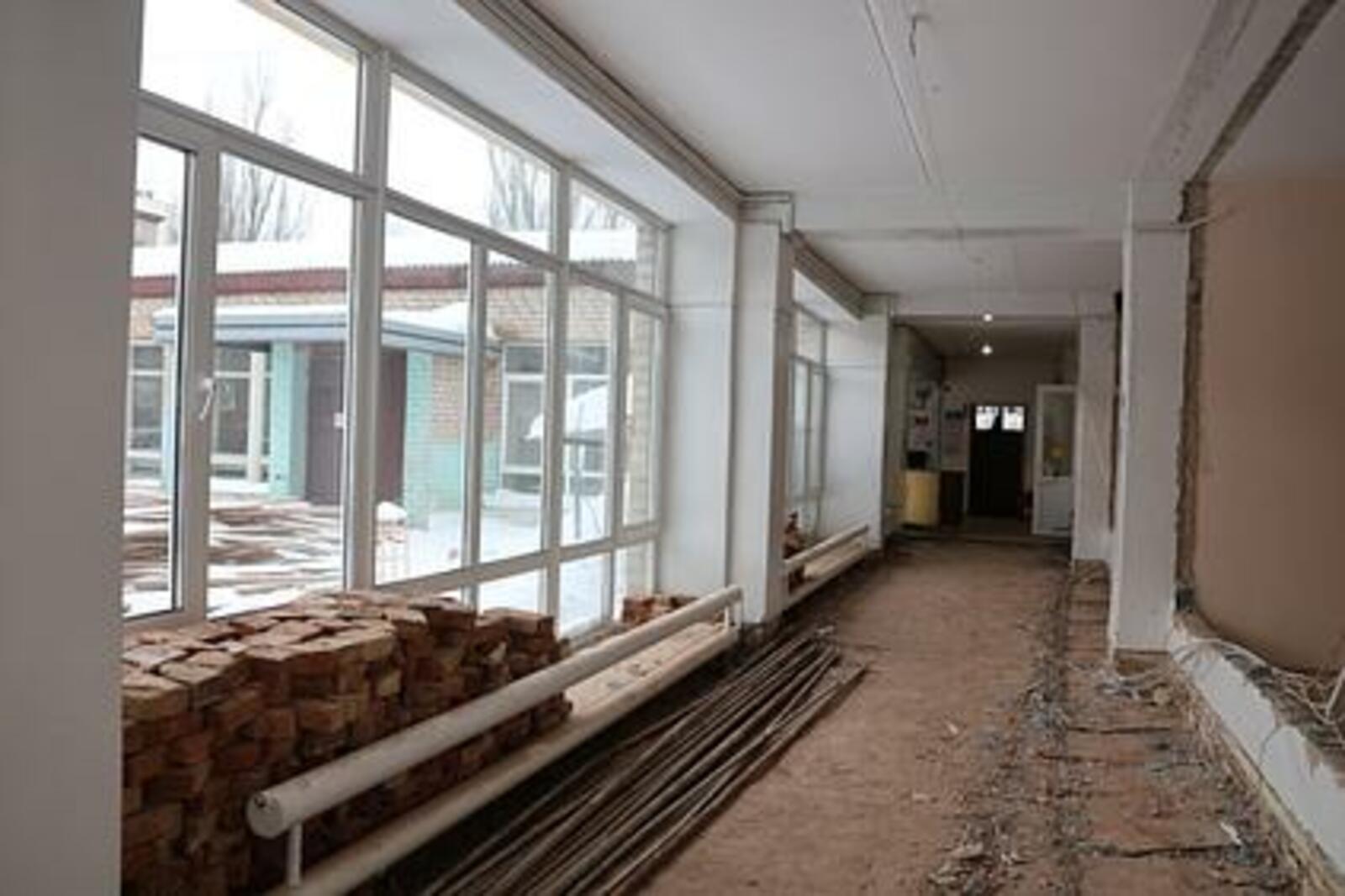 В Октябрьском начался капитальный ремонт здания школы № 8