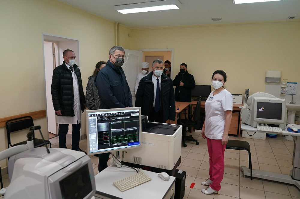 Радий Хабиров посетил Уфимский НИИ глазных болезней