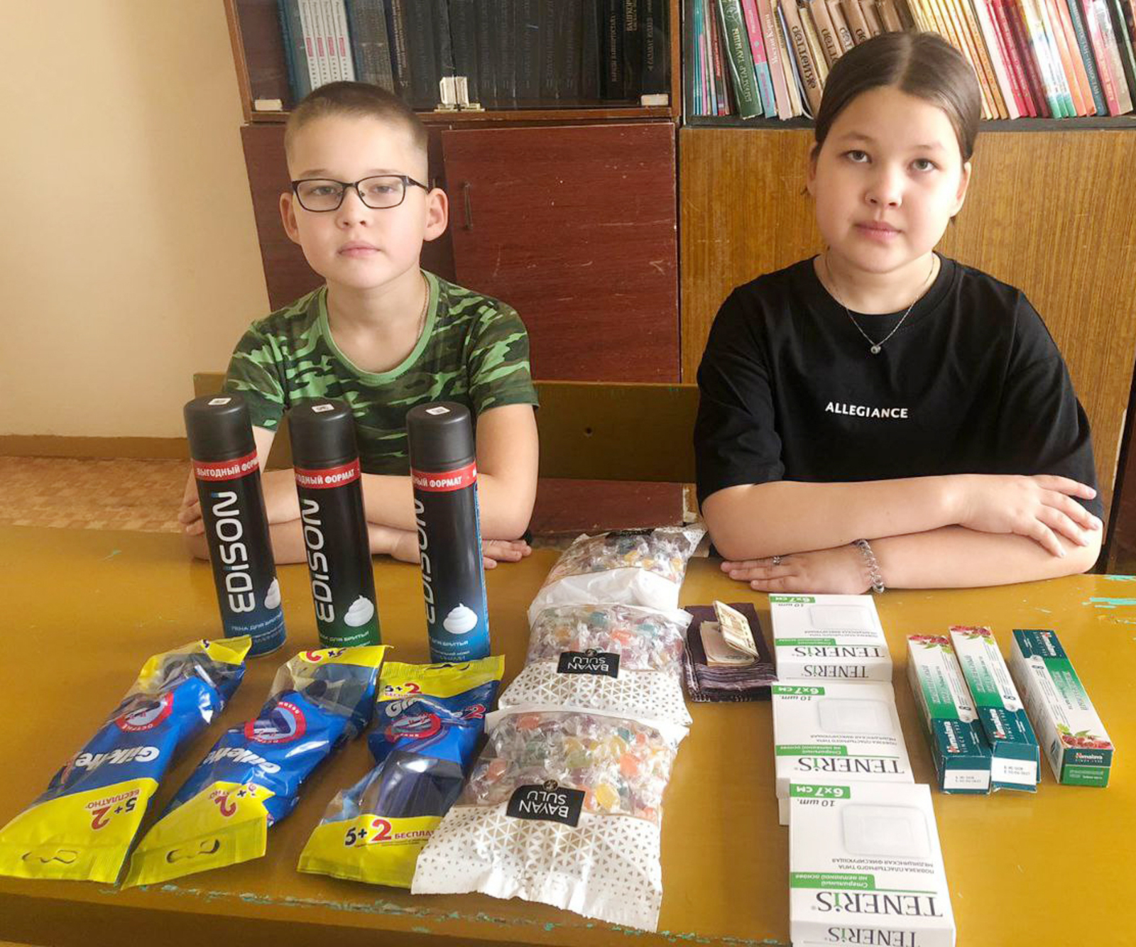 Дети тоже помогают фронту и растут патриотами