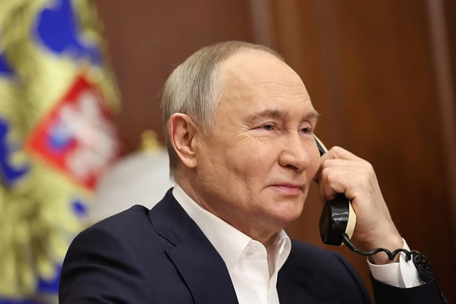Путин и Токаев обсудили актуальные вопросы по телефону